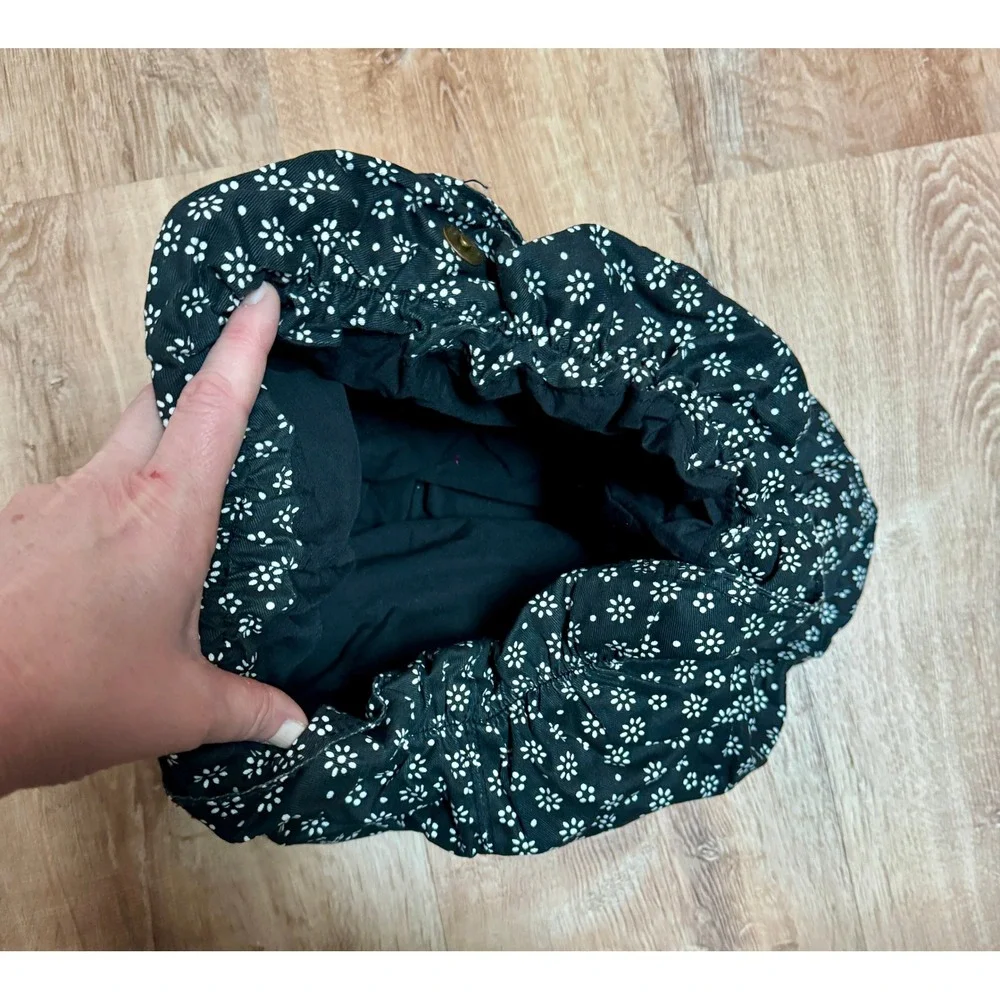 Black &‎ White Daisy Print Hobo Slouch Shoulder Bag